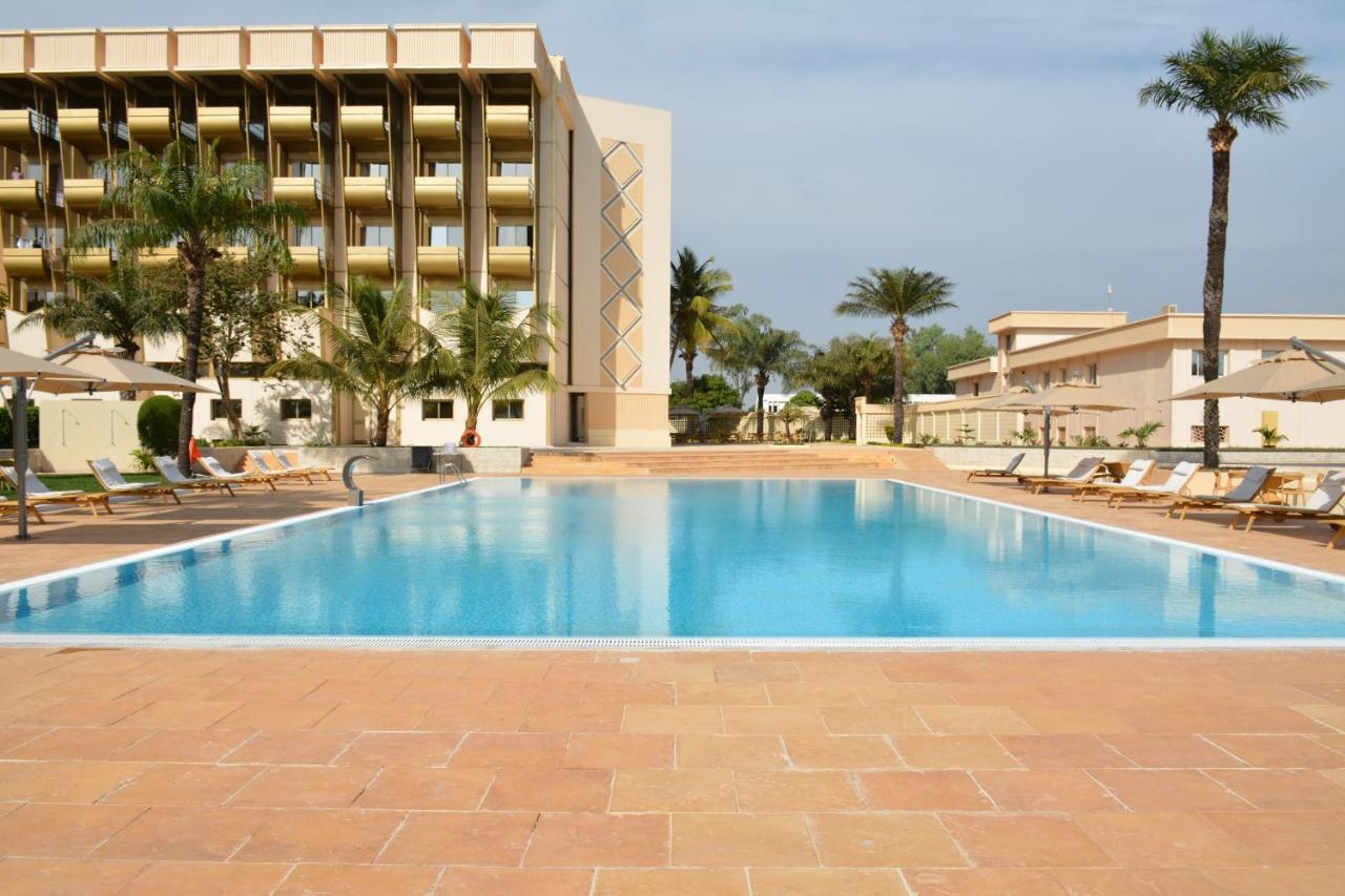 Hala Hotel & Aqua Park Bissau Bagian luar foto