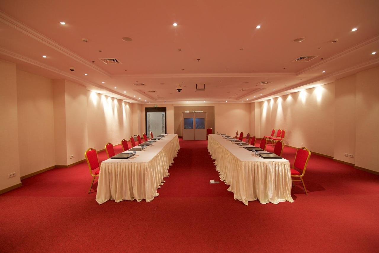 Hala Hotel & Aqua Park Bissau Bagian luar foto