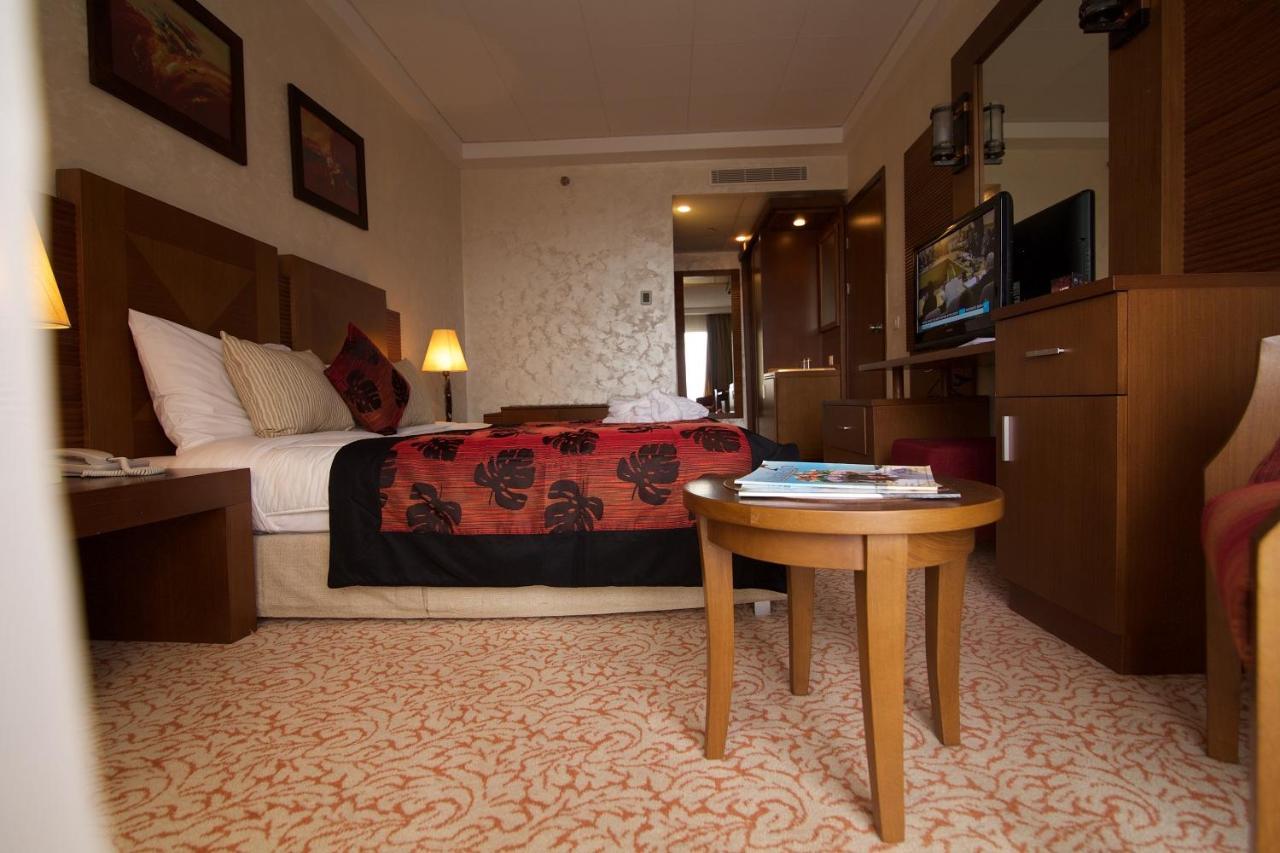 Hala Hotel & Aqua Park Bissau Bagian luar foto