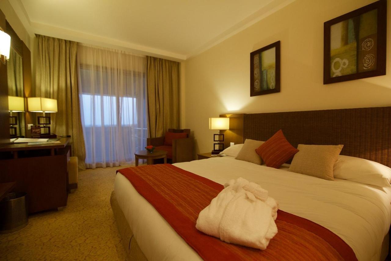 Hala Hotel & Aqua Park Bissau Bagian luar foto